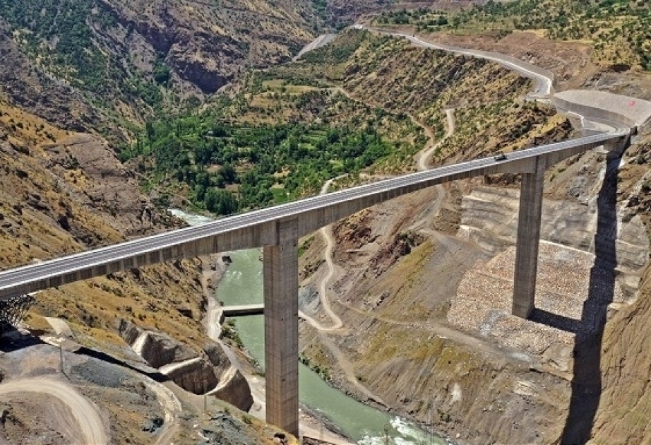 Türkei: Höchste Brücke eingeweiht