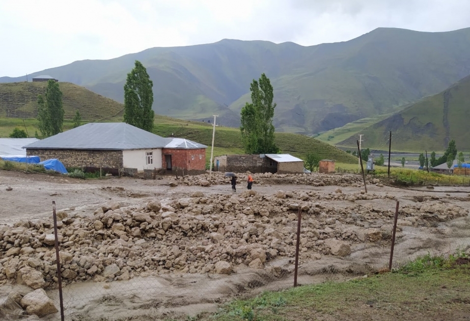 Qubada sel 3 kəndə ziyan vurub, Quba-Xınalıq yolu bağlanıb VİDEO