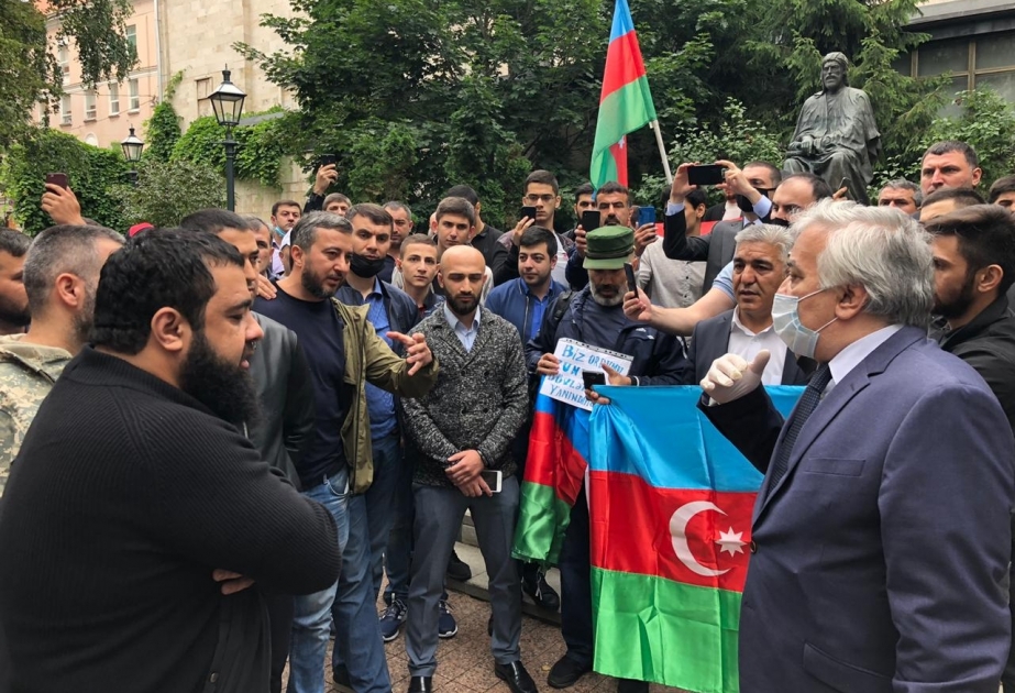 Rusiyada yaşayan soydaşlarımız Azərbaycan dövlətinə və ordusuna dəstək aksiyası keçiriblər