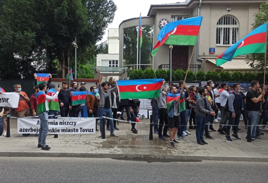 Se detiene intento de los armenios de realizar una acción no autorizada frente a la Embajada de Azerbaiyán en Polonia
