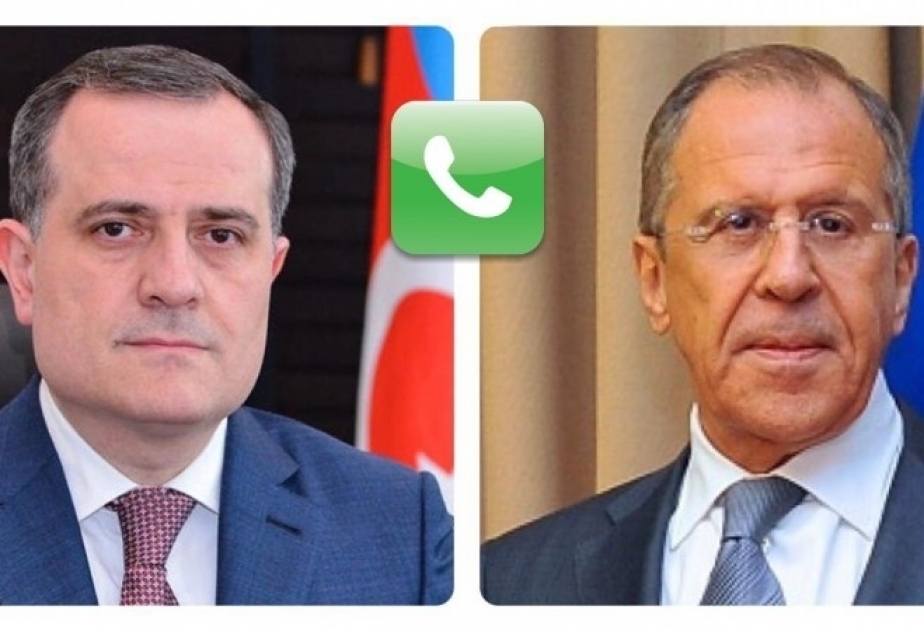Se celebró una conversación telefónica entre los titilares de Exteriores de Azerbaiyán y Rusia