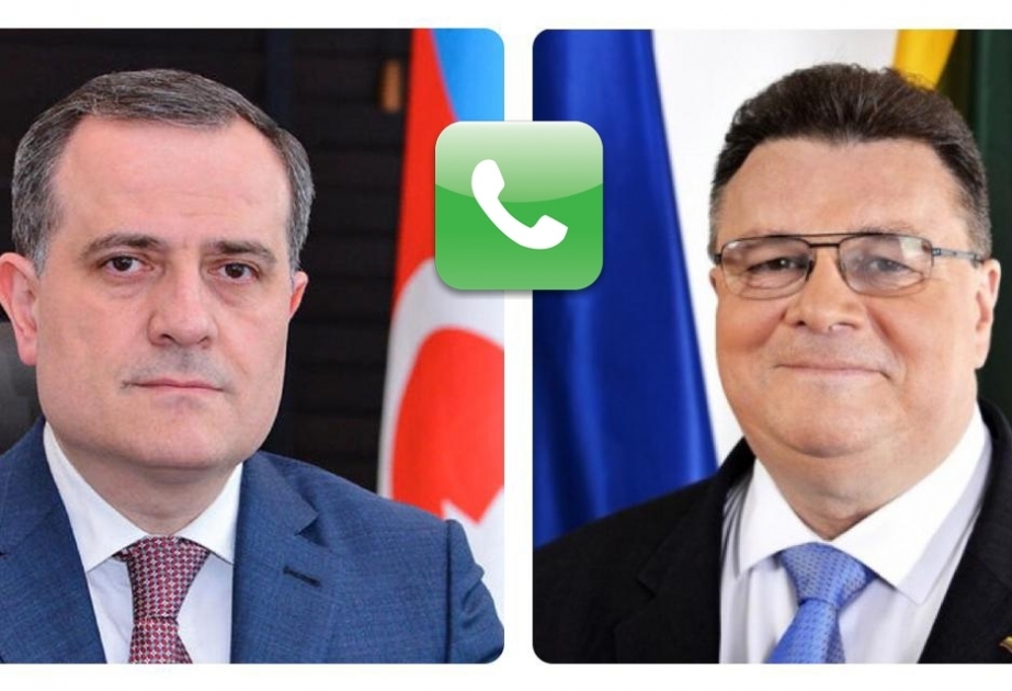 Cancilleres azerbaiyano y lituano sostienen conversación telefónica