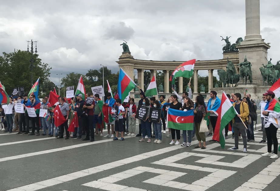 В Будапеште прошел массовый митинг против армянской агрессии ВИДЕО