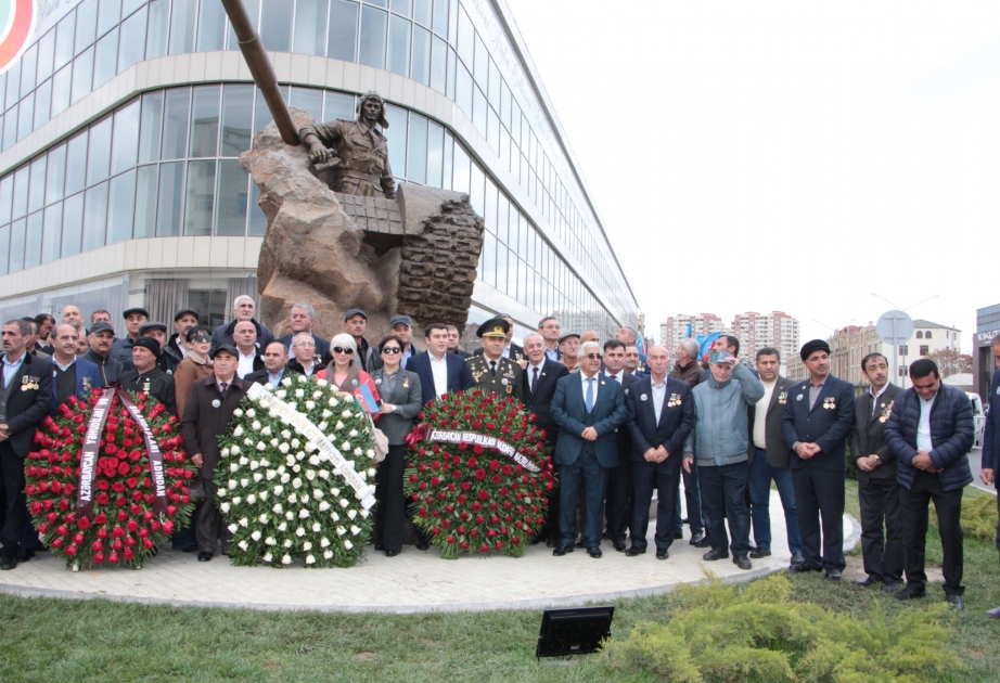 Veteran tankçılarımız torpaqlarımızı düşmən tapdağından azad etmək üçün döyüş əmrinə hər an hazırdırlar