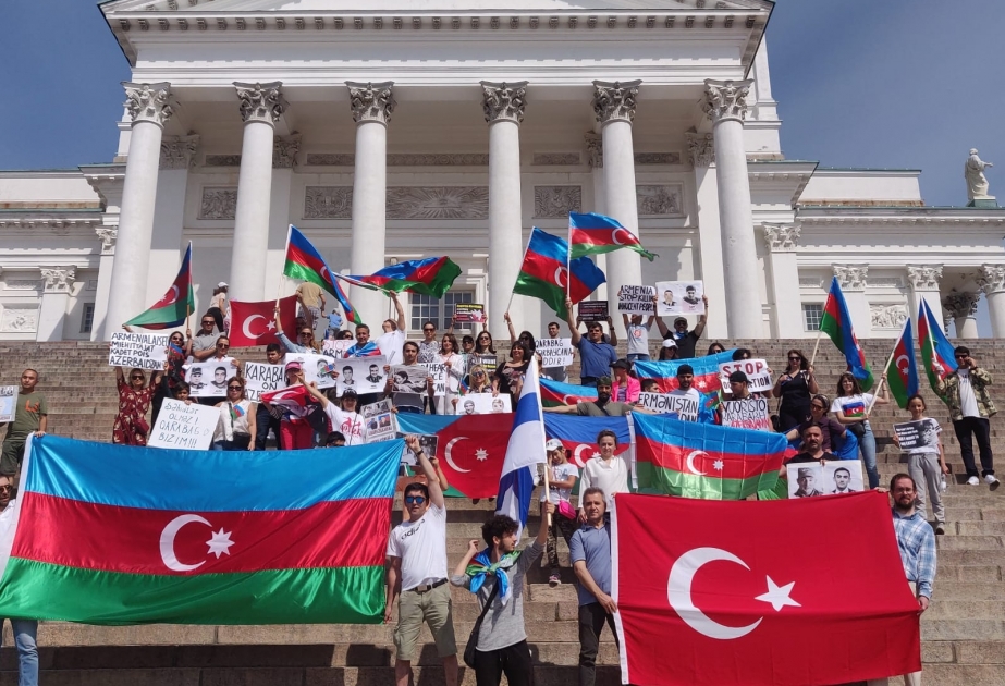 Finlandiya parlamentinin qarşısında Ermənistanın işğalçılıq siyasətinə qarşı etiraz aksiyası keçirilib