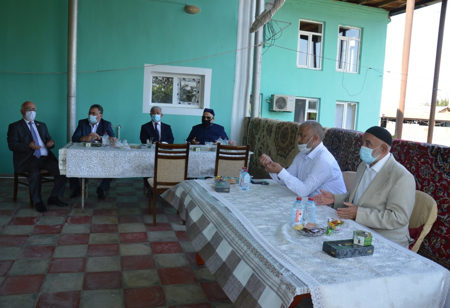 Qafqaz Müsəlmanları İdarəsinin sədri Masallıda şəhid mayor Anar Novruzovun məzarını ziyarət edib