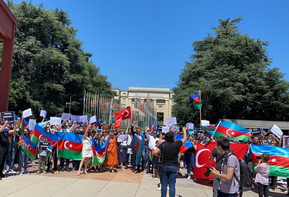 Se celebró una marcha de Berna a Ginebra con el lema "¡Karabaj es Azerbaiyán!"