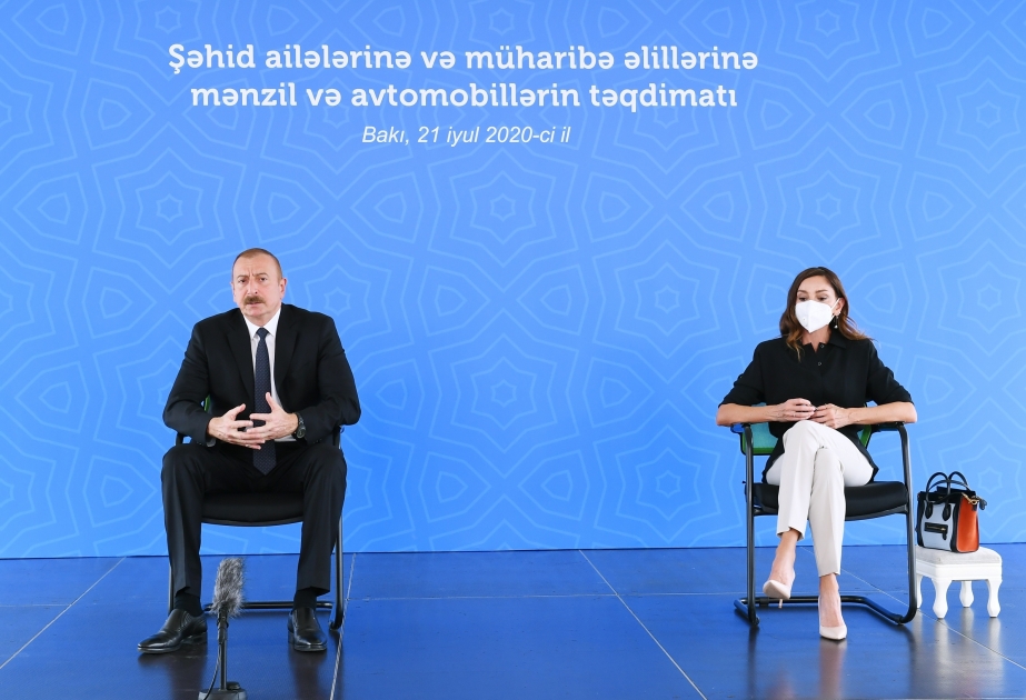Ceremony to give out apartments and cars to families of martyrs and war disabled was held in Baku  President Ilham Aliyev and first lady Mehriban Aliyeva attended presentation ceremony VIDEO
