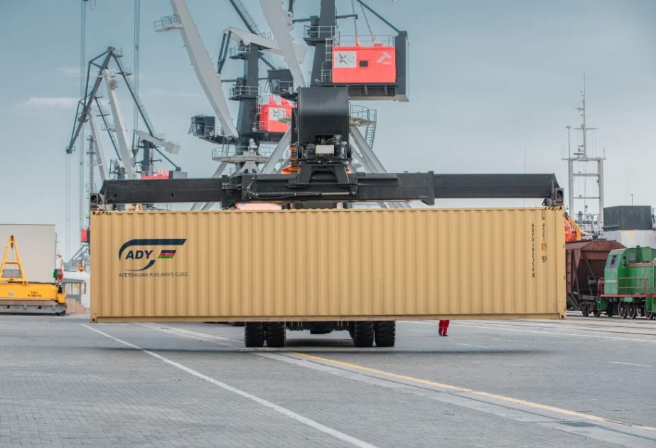 Yarım ildə Azərbaycanda 12,6 milyard dollarlıq ticarət əməliyyatları aparılıb