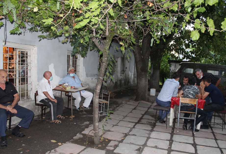 Şəkidə sərt karantin rejimi qaydalarını pozaraq gizli fəaliyyət göstərən çayxana aşkarlanıb
