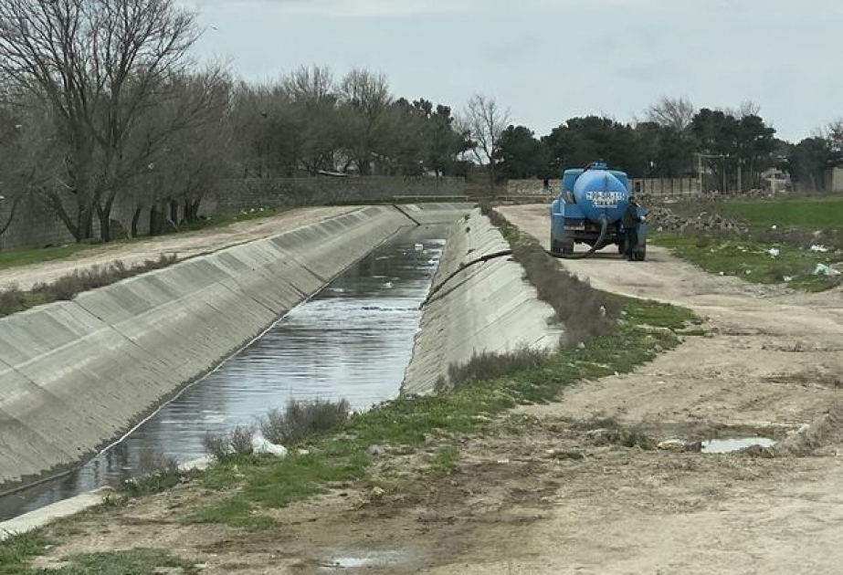Abşeron suvarma kanalına çirkab sular axıdan sürücü saxlanıldıVİDEO