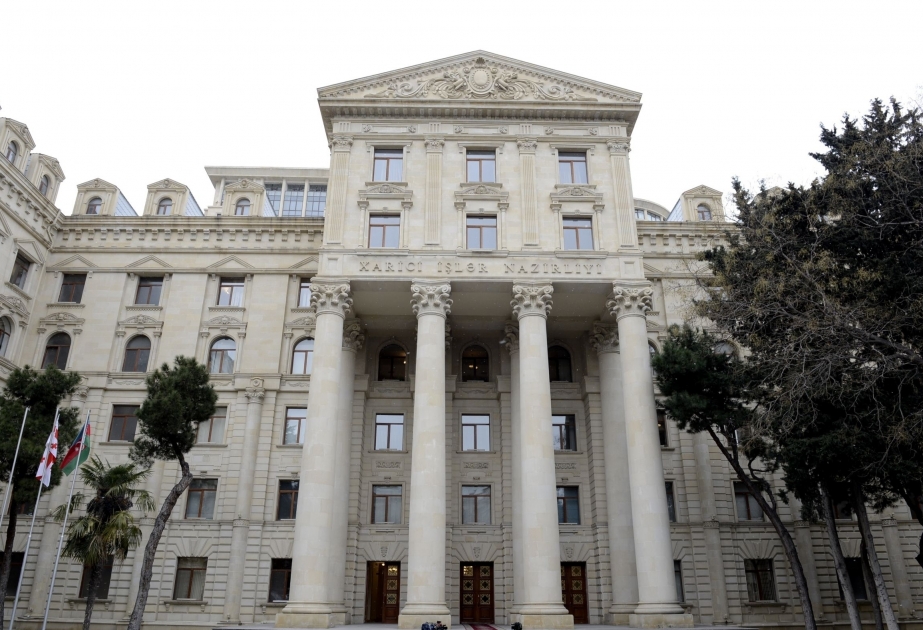 Se reúne con el embajador de los Estados Unidos en Azerbaiyán en la Cancillería