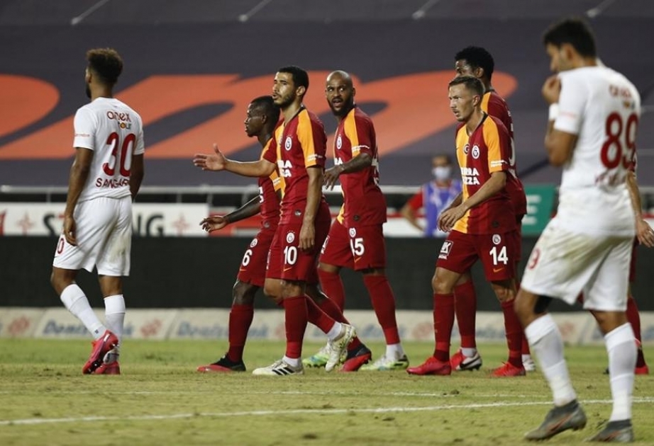 Türkiyə Superliqası: “Qalatasaray” sonuncu turda da qalib gələ bilməyib