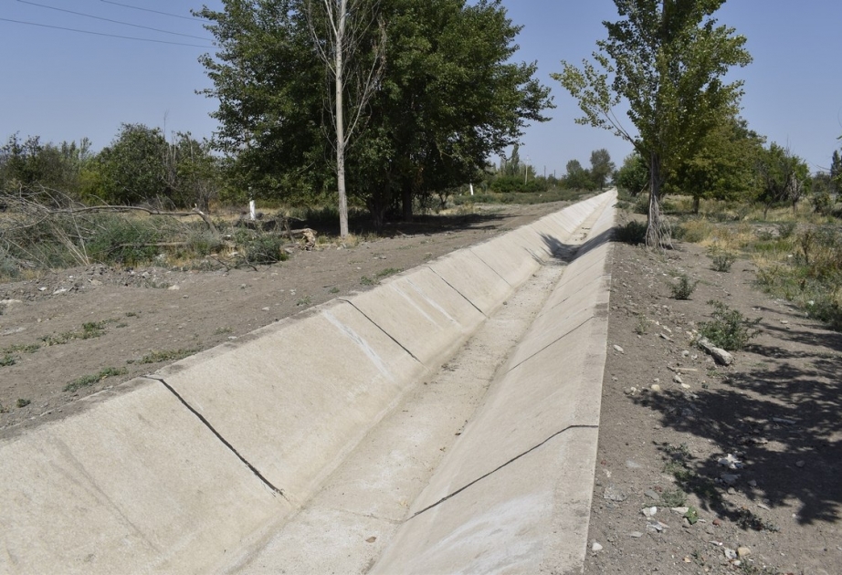 Mollalar kanalına beton üzlüyün çəkilməsi başa çatdırılıb