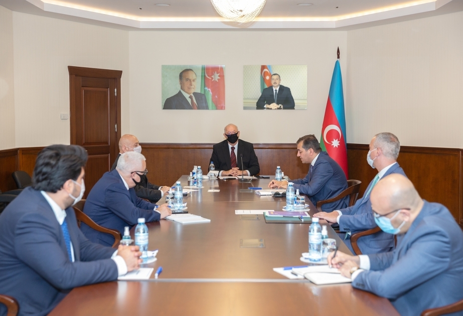 Bakú analiza la cooperación entre las industrias de la aviación y el turismo en condiciones de pandemia