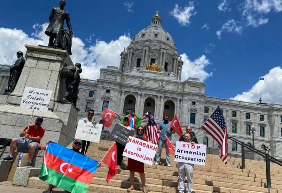 Azerbaiyanos protestan en Minnesota contra la provocación militar armenia