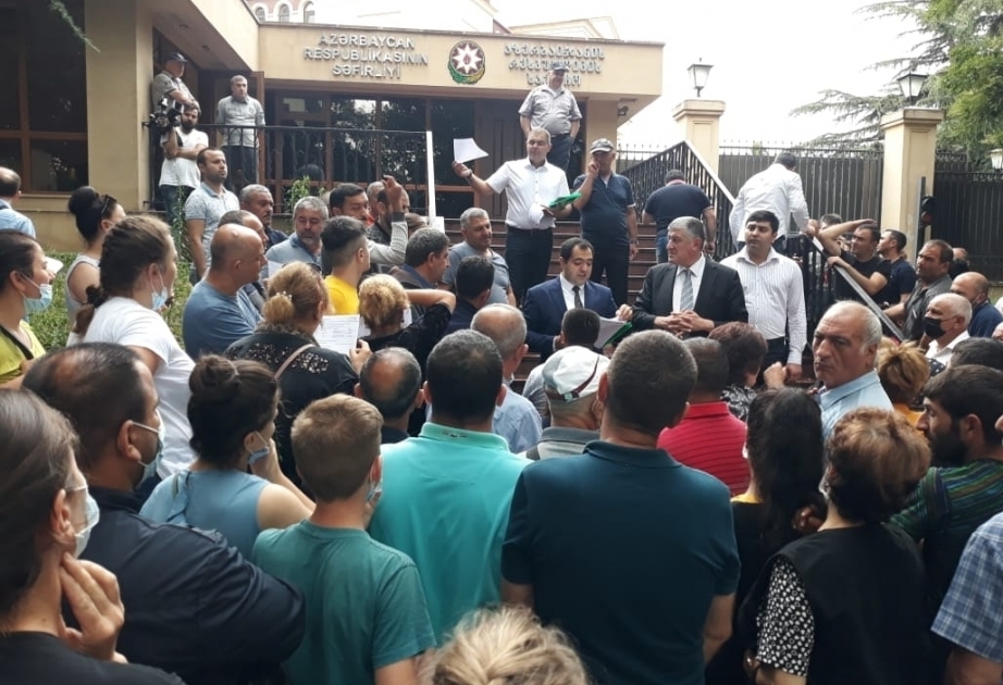 Unos 150 azerbaiyanos más han sido evacuados de Georgia