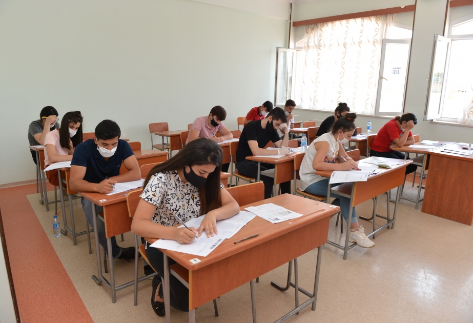 Respublikanın 14 şəhər və rayonunda növbəti buraxılış imtahanları keçirilib