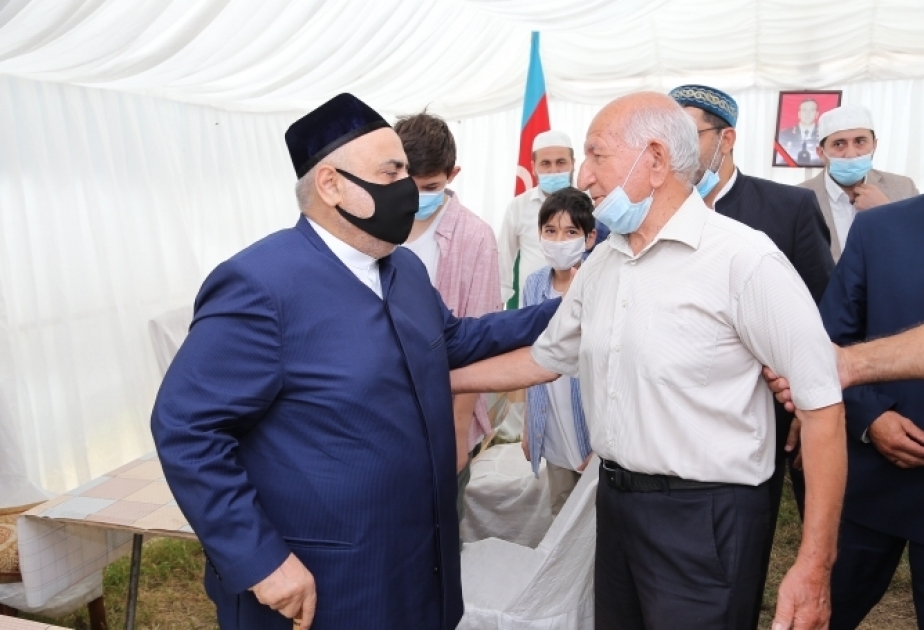 Qafqaz Müsəlmanları İdarəsinin sədri şəhid generalın ailəsi ilə görüşüb