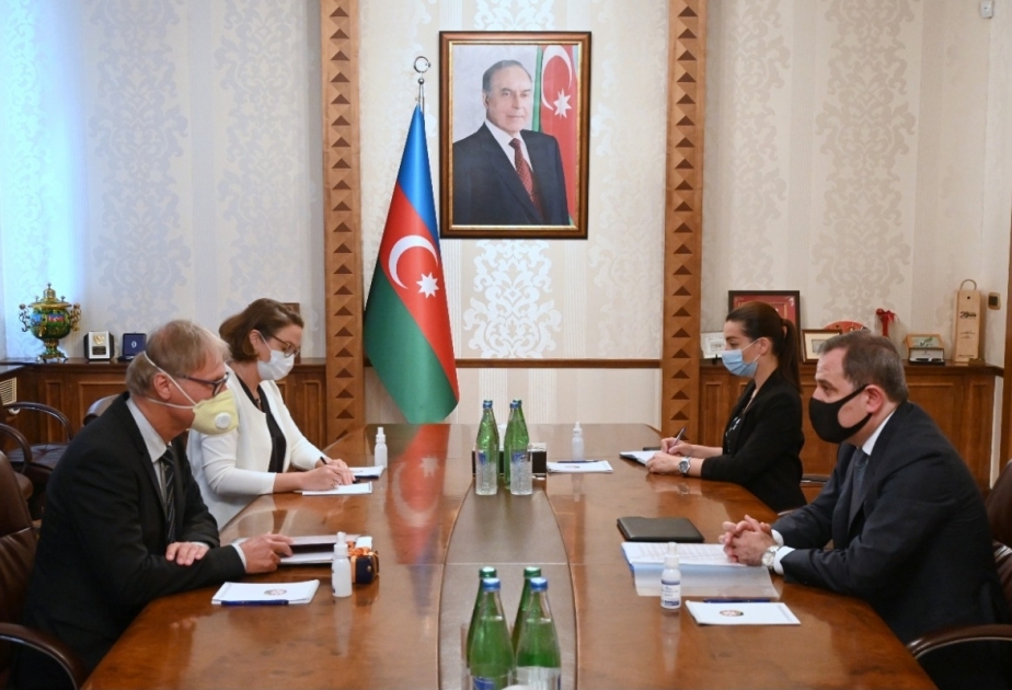 Canciller azerbaiyano sostiene una reunión con el embajador alemán