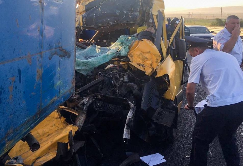 Rusiyada baş verən ağır yol qəzasında 8 nəfər ölüb