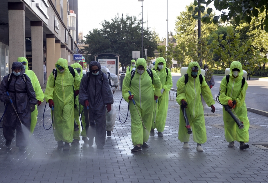 Coronavirus: Hauptstraßen und Avenuen in Baku bereits zum neunten Mal intensiv desinfiziert
