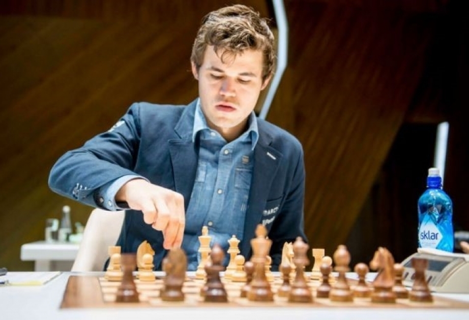 Непомнящий проиграл Карлсену в финале турнира Legends of Chess