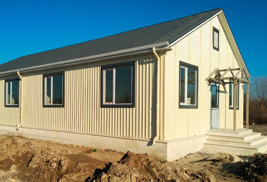 Está a punto de concluir la construcción de escuela de tipo modular en Neftchalá