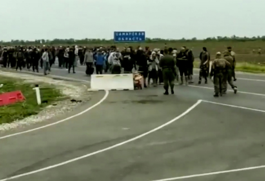 На российско-казахстанской границе идут столкновения мигрантов и сотрудников Росгвардии