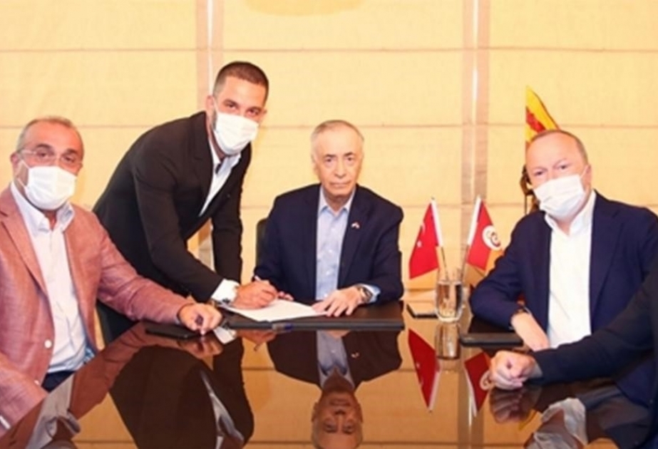 Galatasaray sign former midfielder Arda Turan