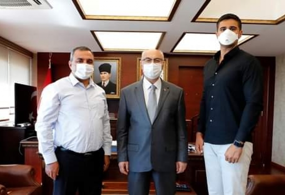 İzmirli iş adamlarının Azərbaycana biznes missiyası ilə bağlı müzakirələr aparılıb