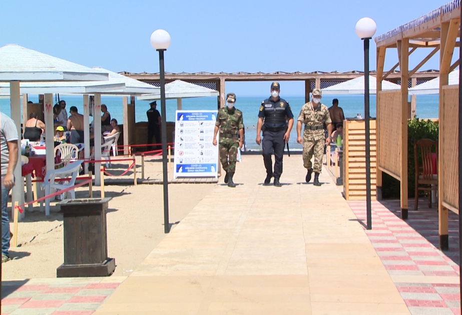Sumqayıtda polis əməkdaşları çimərliklərdə karantin qaydalarını pozan şəxslərə qarşı mütəmadi reydlər keçirirlər VİDEO