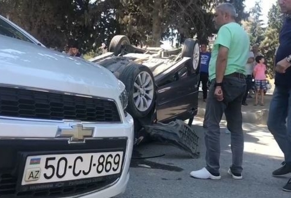 В Сумгайыте перевернулся автомобиль, есть пострадавшие