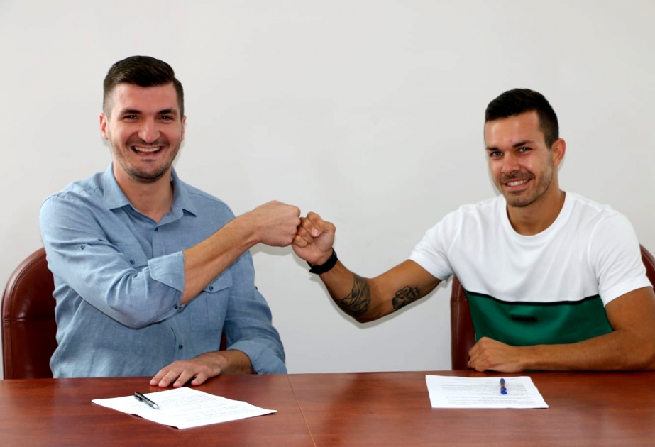 “Neftçi”nin rəqibi Albaniyanın “Vlazniya” klubunun müdafiəçisini transfer edib