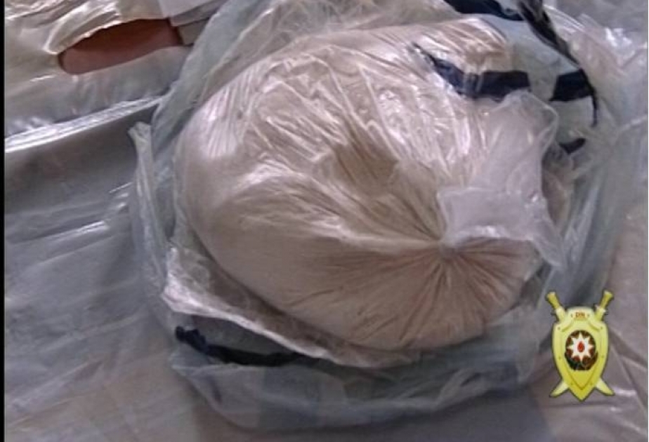 Paytaxt sakinindən altı kiloqram heroin götürülüb