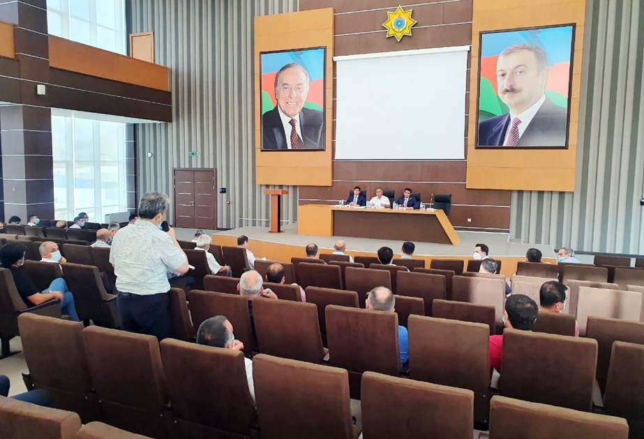 Dərman və qida əlavələrinin idxalı sahəsində fəaliyyət göstərən sahibkarlarla görüş keçirilib