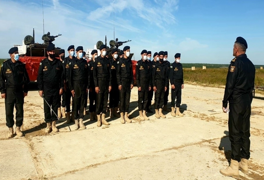 Los tripulantes de los tanques de Azerbaiyán siguen entrenando para el concurso de "Biatlón de tanques"