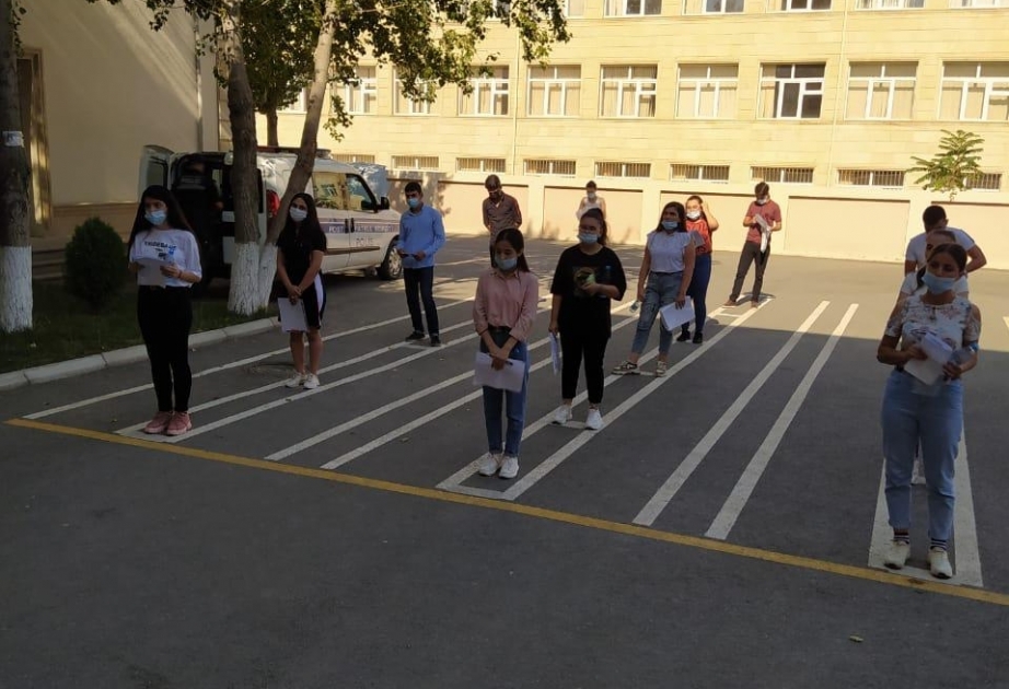 Polis paytaxtda qəbul imtahanları keçirilən ünvanlarda nəzarəti gücləndirib