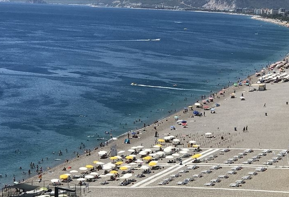 Antalyaya gələn xarici turistlərin sayı ötən illərlə müqayisədə xeyli aşağıdır