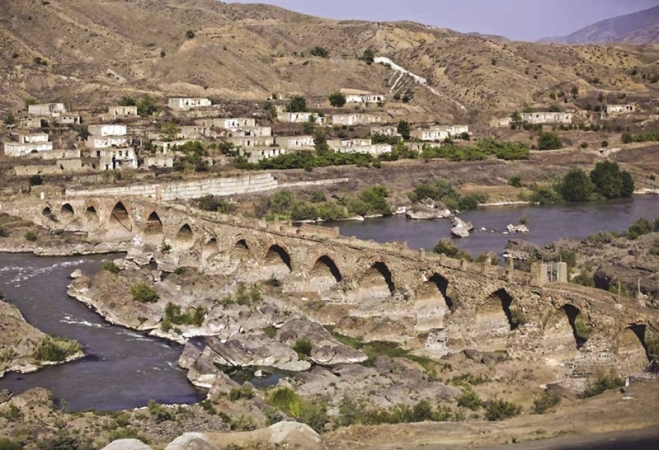 Cəbrayılın əsir abidələri