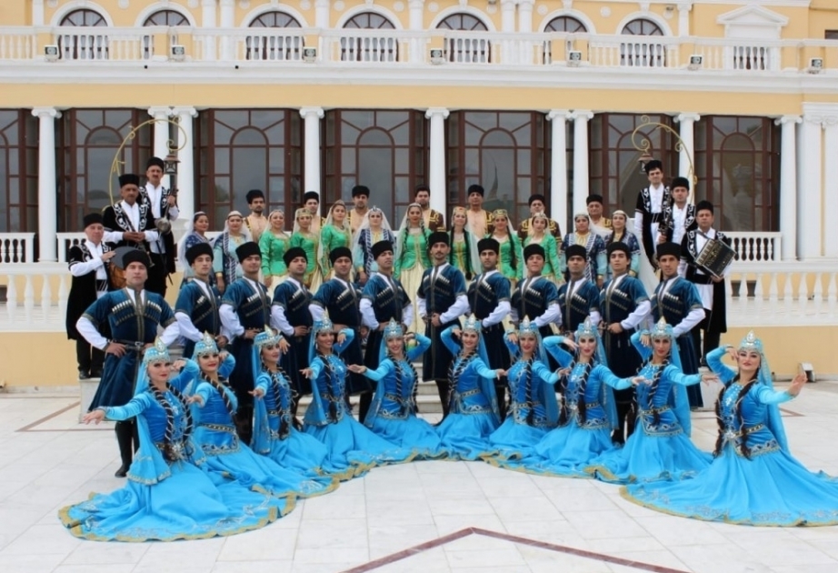 Conjunto estatal de canto y danza de Azerbaiyán obtuvo un éxito en un festival internacional