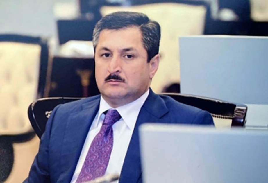 Qanun və qaydalara, ilk növbədə, dövlət məmurları, ziyalılar, deputatlar əməl etməlidirlər