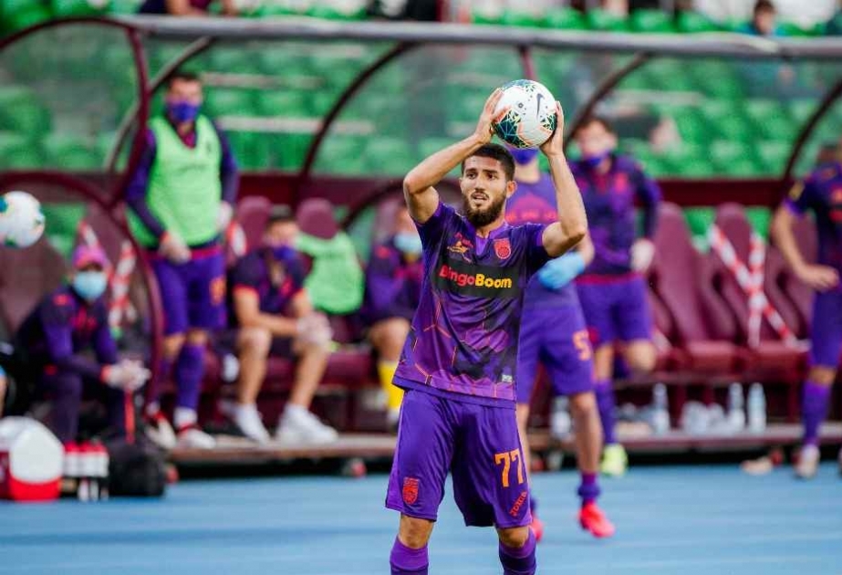 Futbolçumuz Azər Əliyev Rusiya Premyer Liqasında növbəti oyununu keçirib