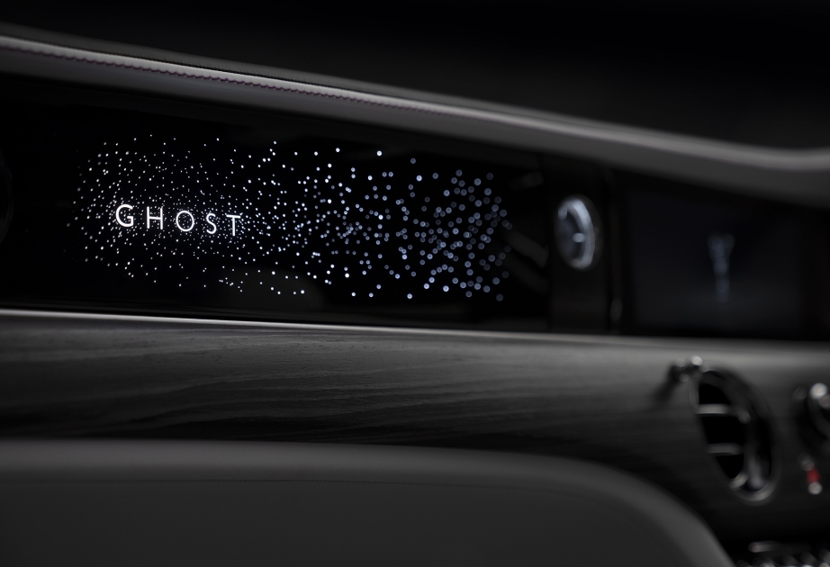 ®  “Rolls-Royce” “Bespoke” çiraqbanlı panel təqdim edir