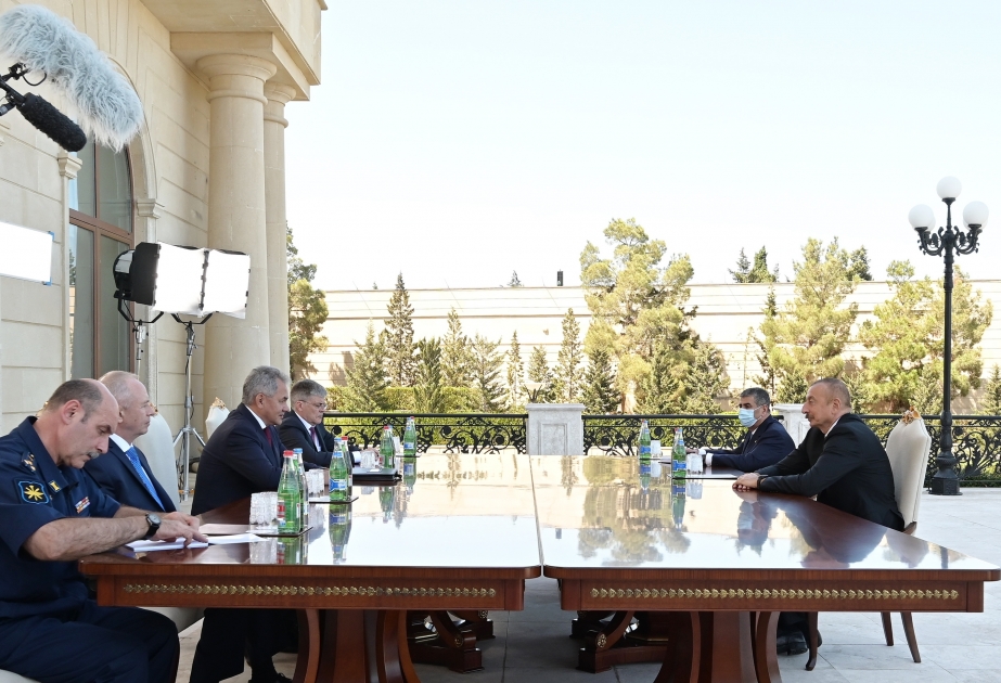 Staatspräsident Ilham Aliyev empfängt russische Delegation VIDEO