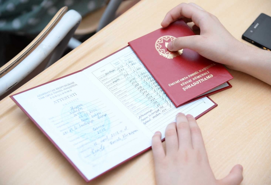 Paytaxtın ümumi təhsil müəssisələrini 975 nəfər fərqlənmə attestatı ilə bitirib