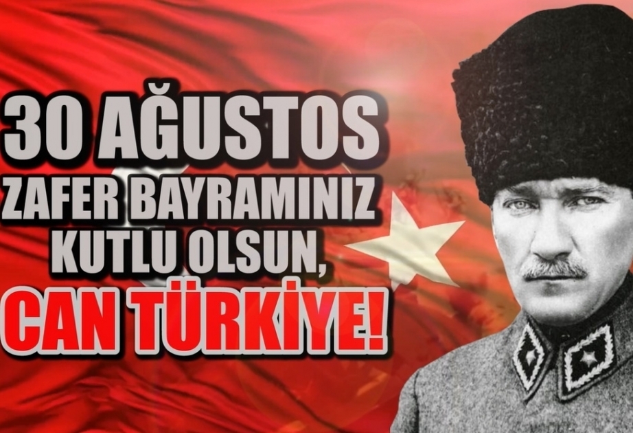 Gruppe "Freiwillige für Diplomatie" beim Außenministerium dreht ein Video zum Tag des Sieges der Türkei