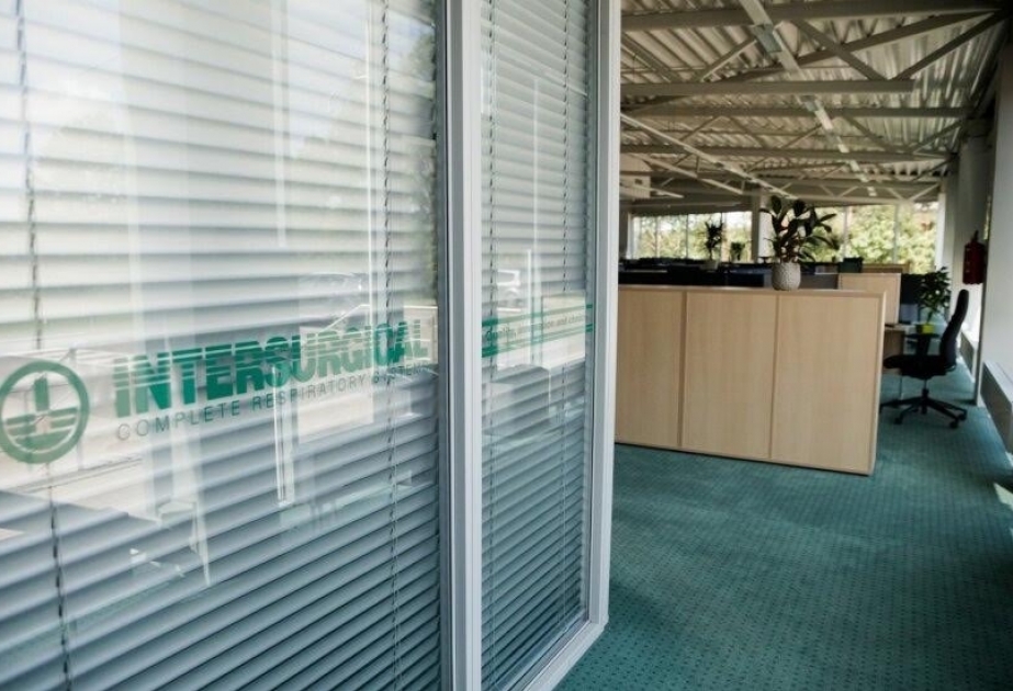 Litvada tibbi vasitələrin istehsalatı ilə məşğul olan şirkətin çoxsaylı əməkdaşı karantinə alınıb