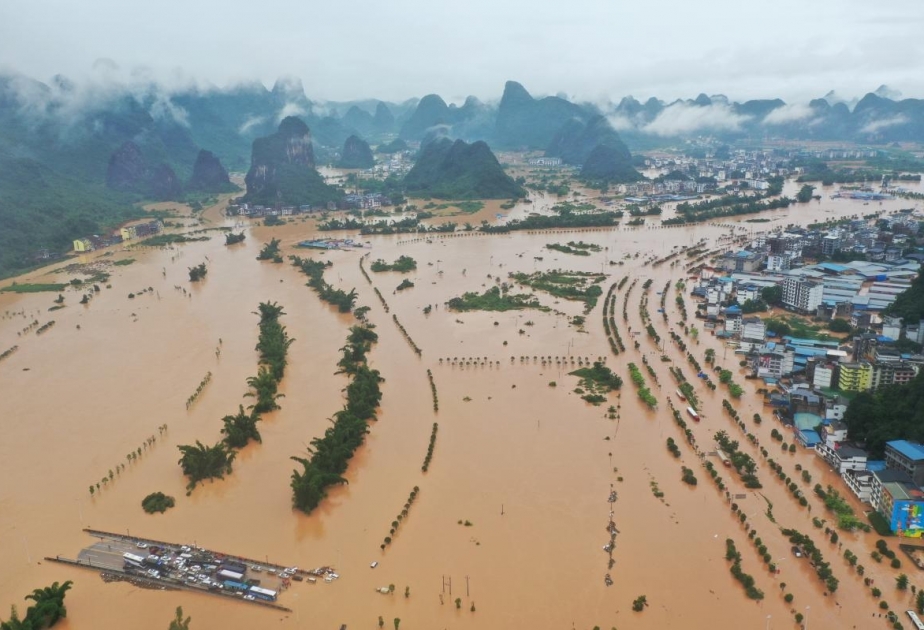 Три человека пропали без вести в результате проливных дождей в Юго-Западном Китае