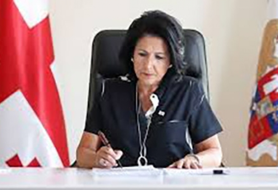 Gürcüstan Prezidenti parlament seçkiləri ilə bağlı fərman imzalayıb